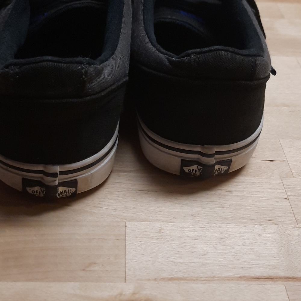 Vans - Picture 3 of 4